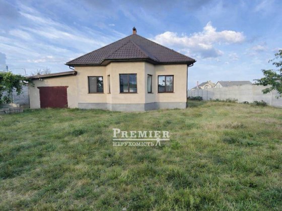 Продам будинок з ремонтом у Новій Дофіновці