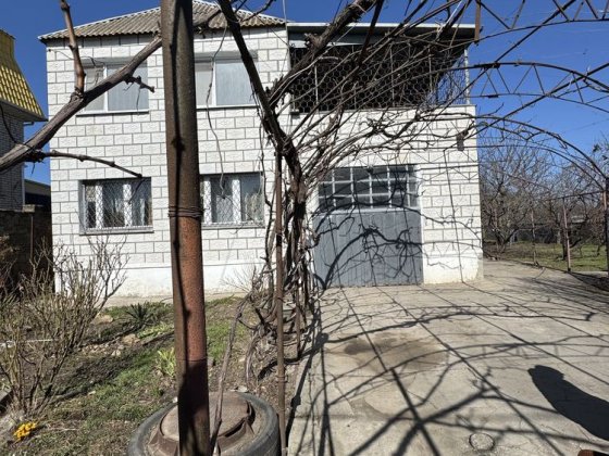 Продам дом в Молодежное Молодіжне