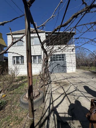 Продам дом в Молодежное - фото 1