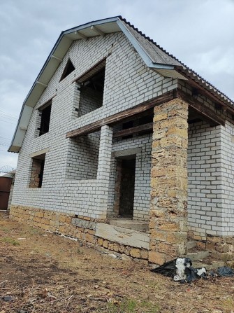 Продам недостроенный дом, Беляевка, центр, все коммуникации - фото 1