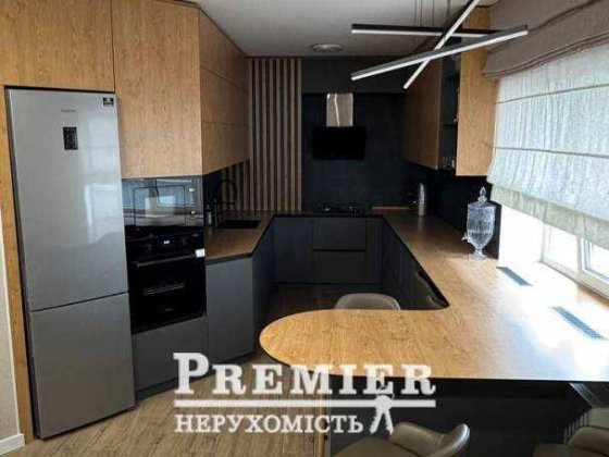 Двоповерховий зимовий будинок 132 м² з ремонтом Молодіжне