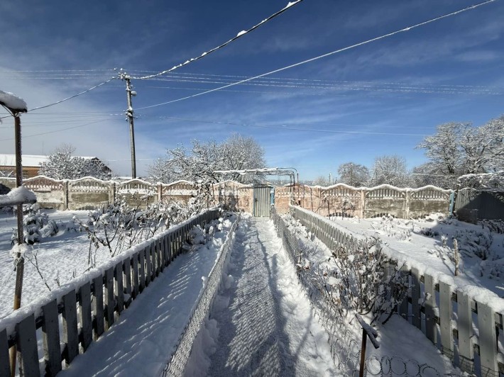Продам дім.в місті Карлівка. - фото 1