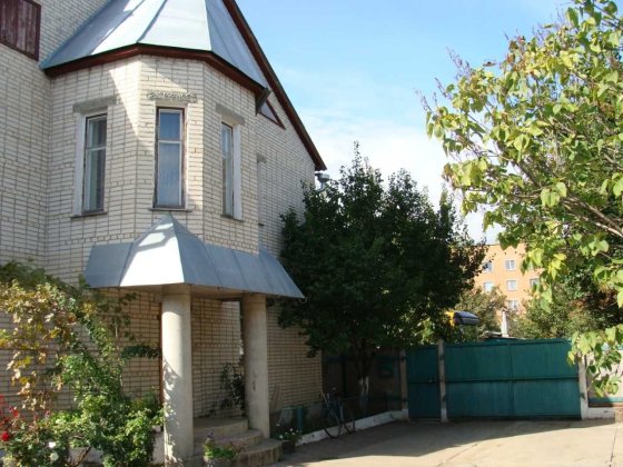 Двоповерховий будинок у Білопіллі Сумська Обл. Білопілля