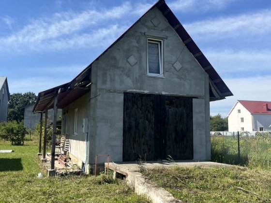 Продається земельна ділянка з будинком Чортків