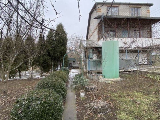 Добротний чотирьохповерховий будинок на Грензаводі по Поповича Первомайск