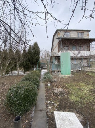 Добротний чотирьохповерховий будинок на Грензаводі по Поповича - фото 1