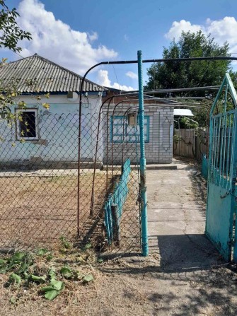 Продаж будинку за межами міста, з санвузлом та великою земельною ділян - фото 1