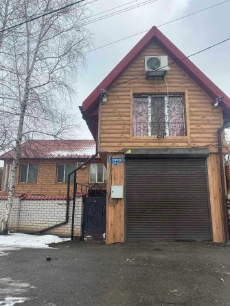 Продам Двоповерховий будинок в центрі міста - фото 1