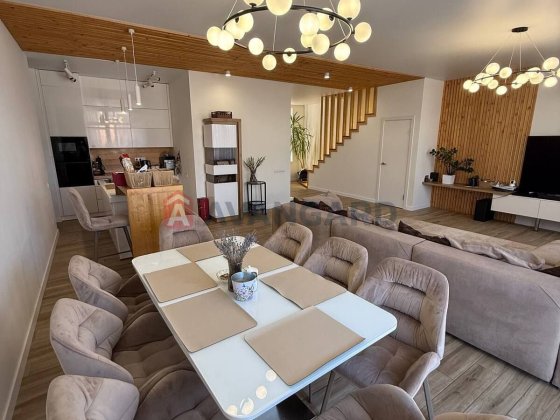 Преміальний котедж 170 м біля лісу з авторським ремонтом. Лісові Гринівці