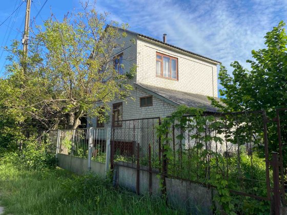 Просторий, затишний будинок у садовому кооперативі "Хімік" Благодатное
