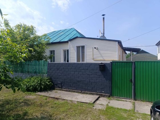 Продам дом в г.Остер в 3 минутах от реки Десна Остер