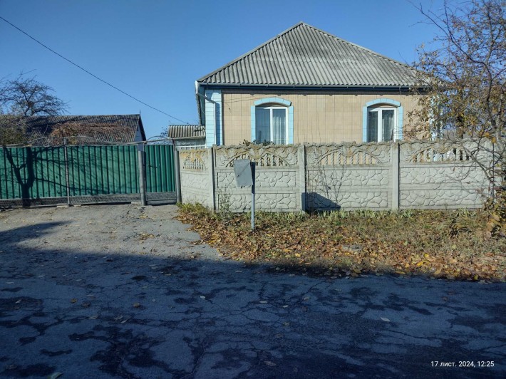 Будинок у центрі селища Варва Прилуцького району Чернігівської області - фото 1