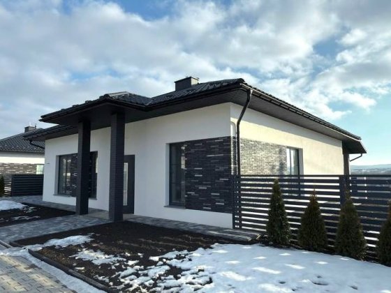 Продаж одноповерхового будинку в  котеджному містечку 2км до Чернівців Годилов