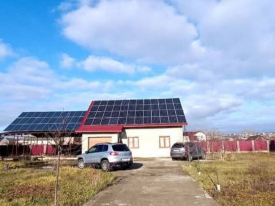 Продаж земельної ділянки і будинку з сонячними панелями Великий Кучурів