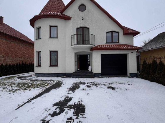 Продається великий двоповерховий будинок Новоселиця, 25км до Чернівців Новоселица