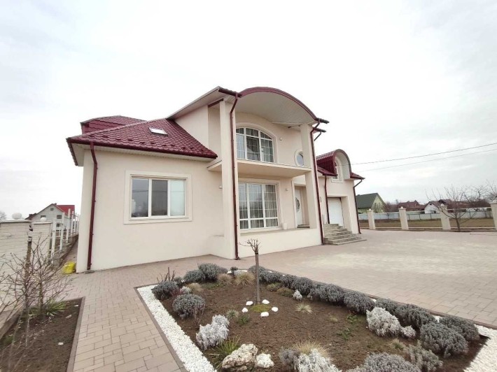 Продається сучасний будинок з дизайнерським ремонтом в с. Шипинці - фото 1