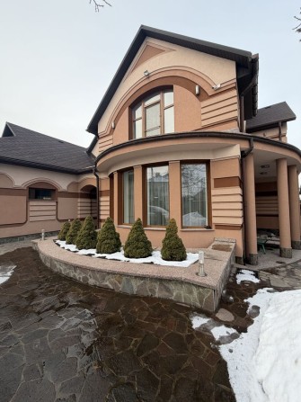 Будинок з басейном - фото 1