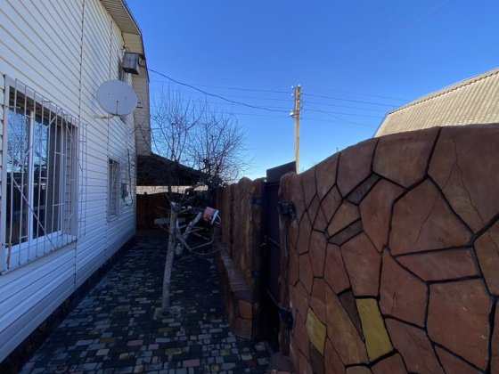 ПРОДАЕТСЯ двухэтажный дом Вiльноуланівське  кооп.  Торг Вільноуланівське