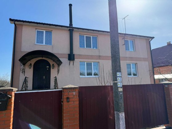 Продам будинок 309 кв.м. та ділянка 13 соток, м. Бориспіль, (159000):