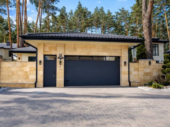 Елітний будинок у Лісовій Бучі. Камін. Генератор. Натуральний камінь. Буча