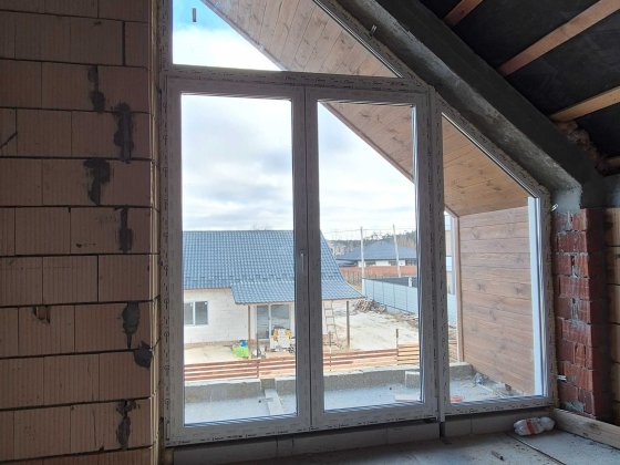 Будинок з найкращих матеріалів та з шикарною майстер-спальнею Буча