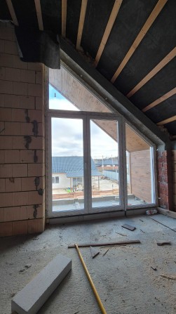 Будинок з найкращих матеріалів та з шикарною майстер-спальнею - фото 1