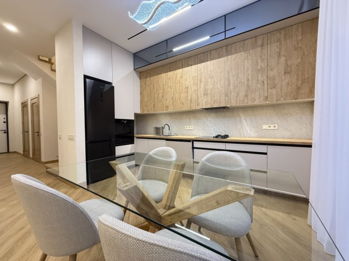 Таунхаус біля Міського озера в центрі Івано-Франківська - фото 1