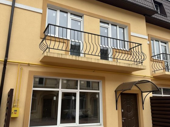 Таунхаус в центрі Вишневого / газ / підходить під державні програми Вишневе