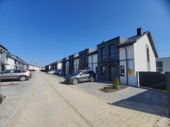 ЗДАНИЙ Таун-хауз ! Крута локація ! - фото 1