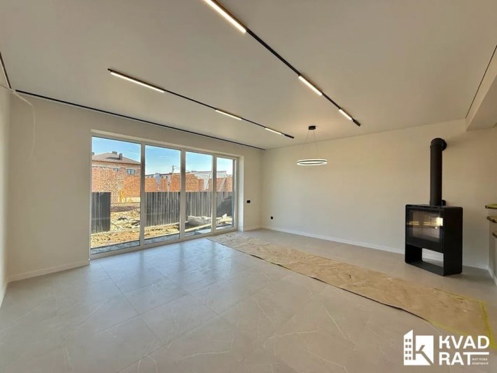 Продаж просторий  Таунхаус з ремонтом - фото 1