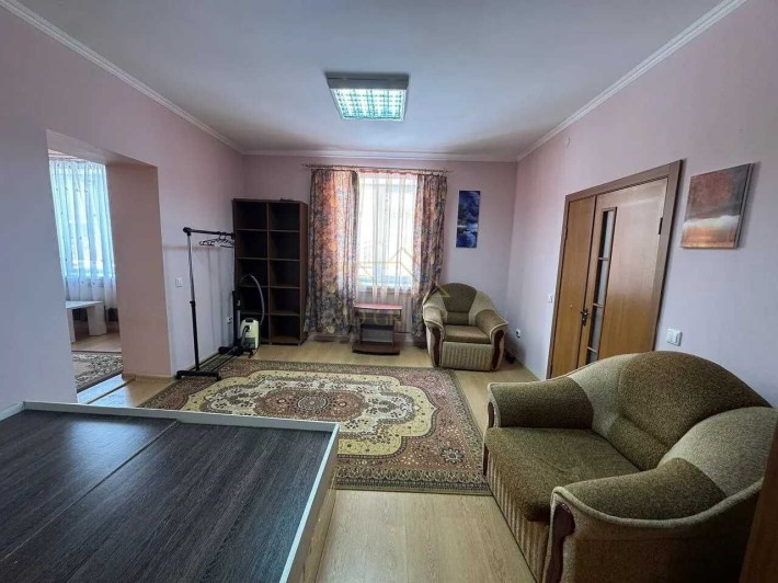 Продається напівособняк у центральній частині міста - фото 1