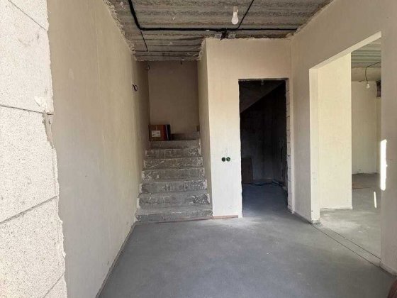 таунхаус з ремонтом під чистову обробку .КМ Паларіс. Бориспіль