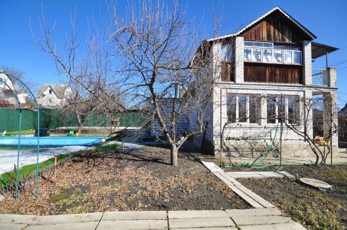 Чудова дача з басейном в СТ Домобудівельник-1 - фото 1