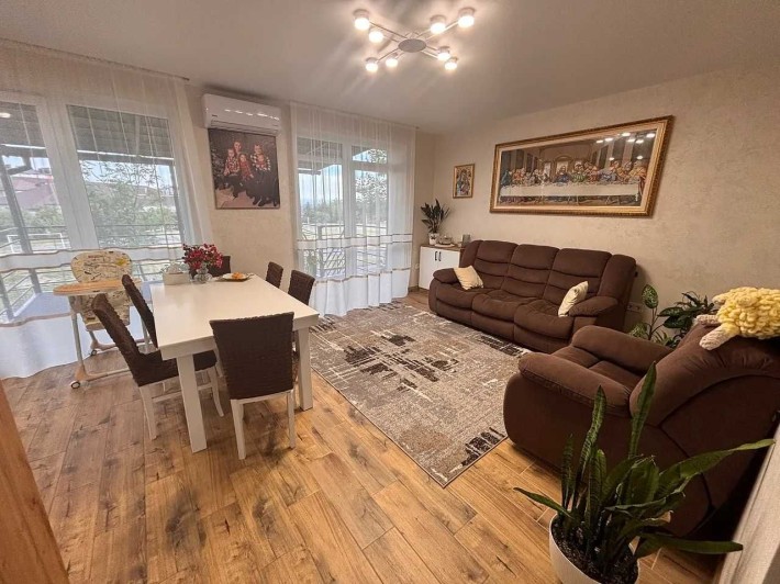 Продається таунхаус з ремонтом, меблями та технікою. - фото 1