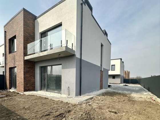 Продаю таунхаус з міськими комунікаціями Ивано-Франковск