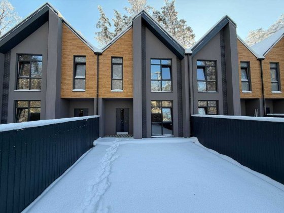 Таунхауси в Бучі біля парку | Закритий комплекс | Сосни на ділянці Буча