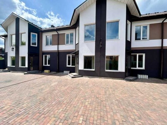 Готовий до ремонту таунхаус  в місті Ірпінь, вул. Павла Глазового Ірпінь