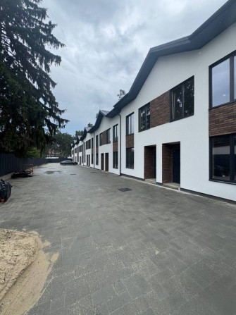 Чудовий таун хаус, сосни Центральний парк, газ, готовий. - фото 1