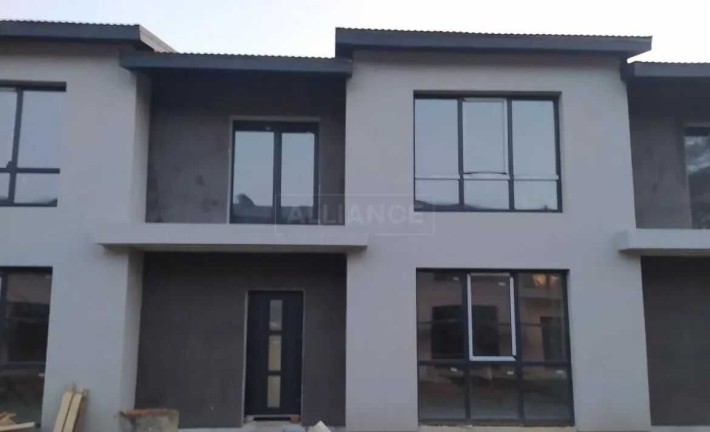 Готовий таунхаус в с Опришівці - фото 1