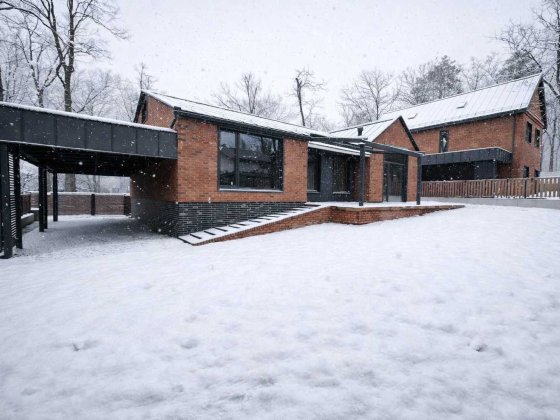 Стильний цегляний будинок з терасою 30 м², центральні комунікації Ірпінь