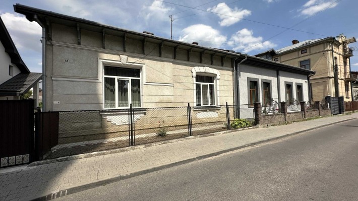 Продаж будинку в центрі міста по вул Бандери - фото 1
