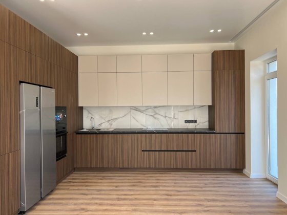 Продам будинок з ремонтом та басейном/3.7сотих/180м2/біля річки