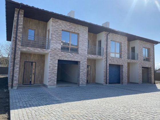 Продаєься сучасний готовий Таунхаус 136 м², 2 поверхи вул. Коновальця Івано-Франківськ