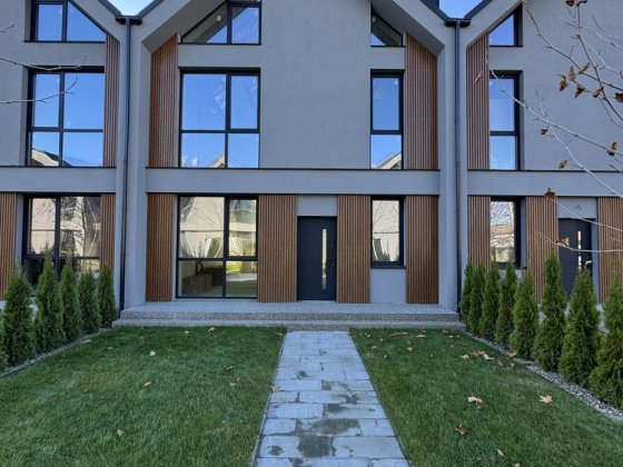 Сучасний таунхаус в центра Бучі з бомбосховищем та підвалом! Буча