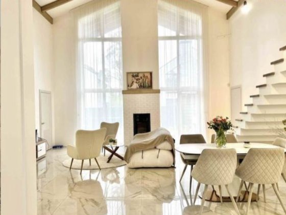 Елітний будинок з дизайнерським ремонтом  в Лісовій Бучі Буча