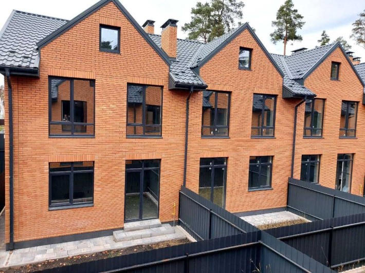 Рідкісний стат продажу ТАУНХАУСіВ в найвостребуванішій локації Ірпіня - фото 1