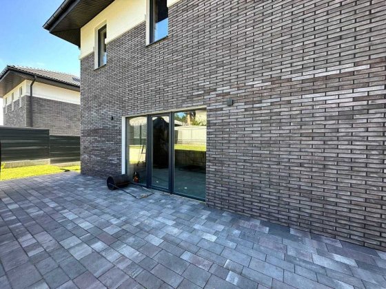 Сучасний будинок 155 м² для сім’ї — газ, ЖБ плити, відкатні ворота Ірпінь