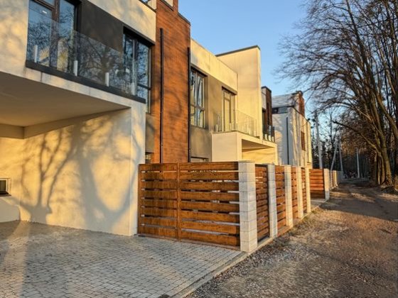 Продаж Таунхаусу з басейном,власним виходом до міського озера, Готовий Ивано-Франковск