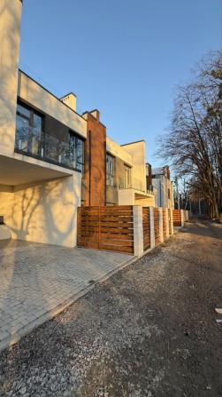 Продаж Таунхаусу з басейном,власним виходом до міського озера, Готовий - фото 1