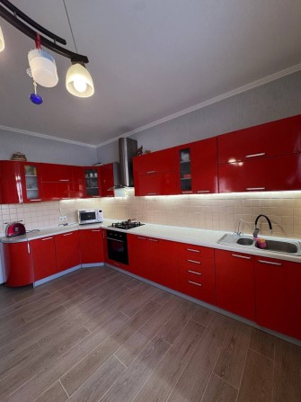 Будинок з ремонтом у Бучі, 211 м², 7,5 сотки, газ, автономність - фото 1